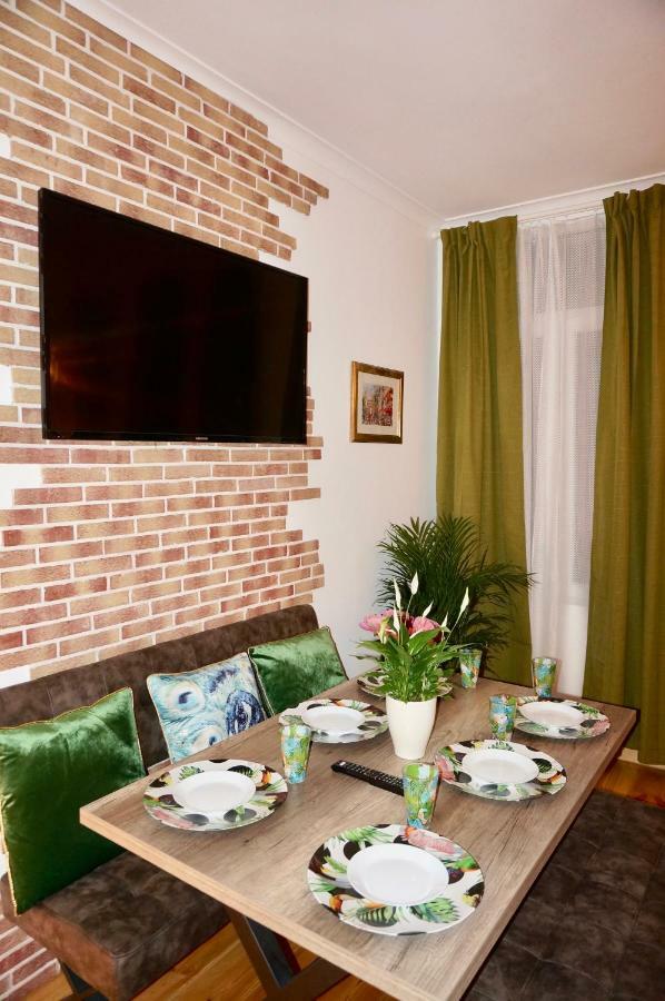 Dubois Apartments. Appartement *