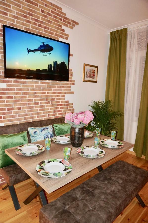 Dubois Apartments. Appartement *