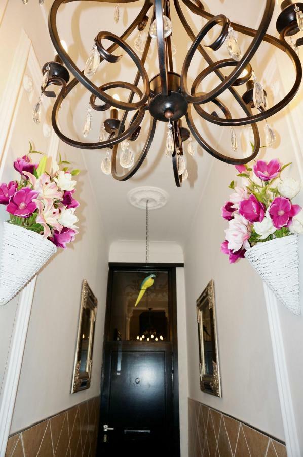 Dubois Apartments. Appartement