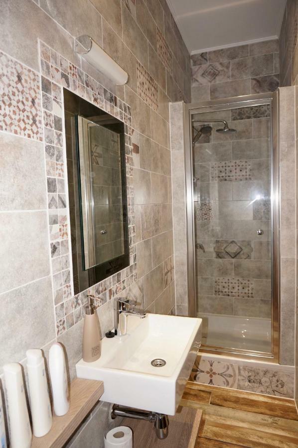 Dubois Apartments. Appartement *